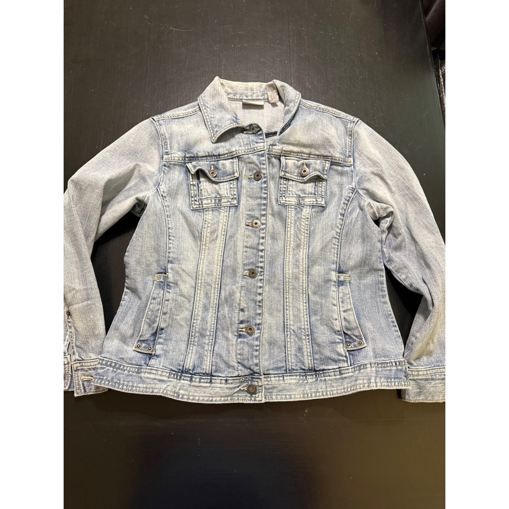 Chicos Platinum Light Wash Denim Jacket Size 2 Blue Jean Button Up Trucker